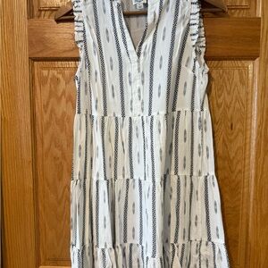 Francesca's Collections Black and White Patterned Midi Dress